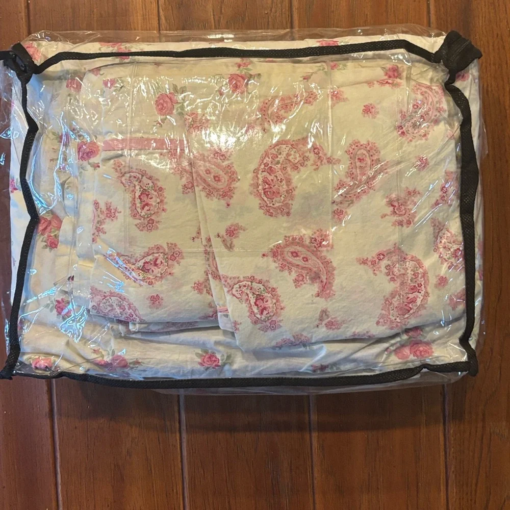 Rachel Ashwell Simply Shabby Chic Paisley Rose Reversible Queen Duvet Cover Set